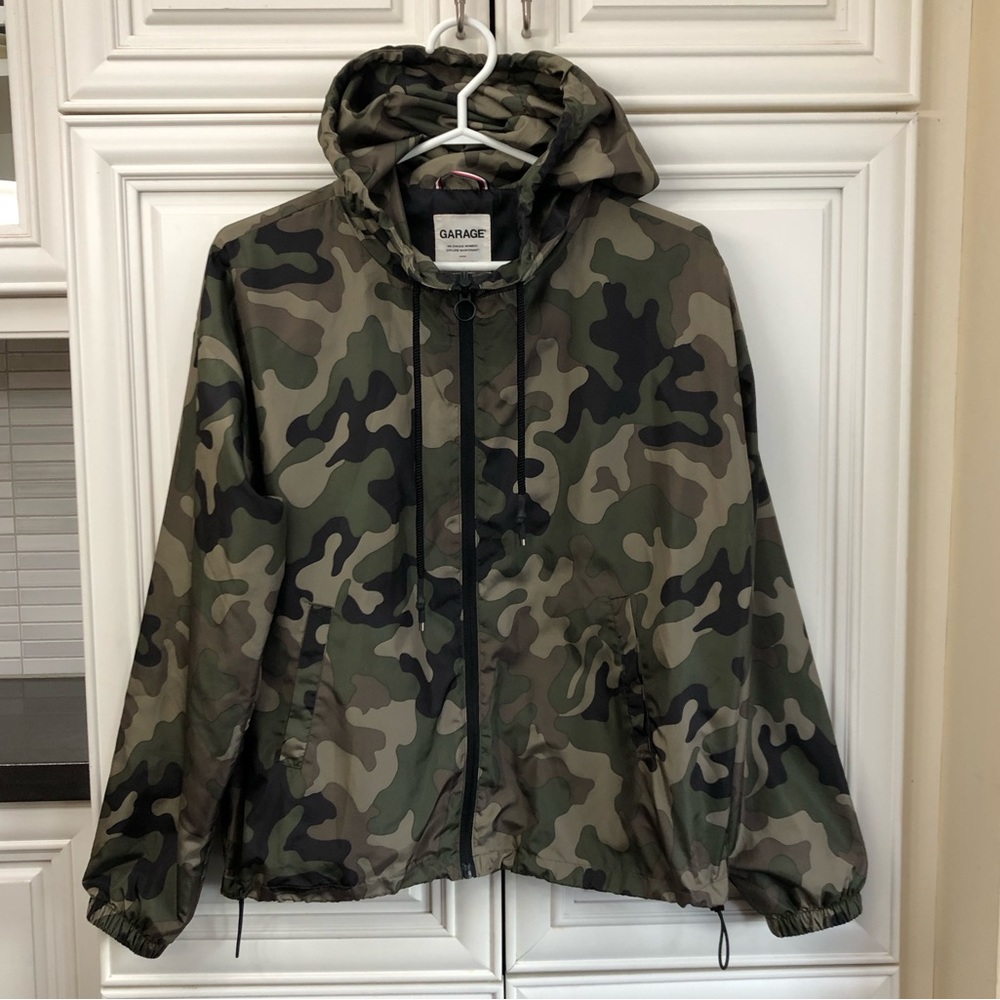EUC Garage women’s nylon windbreaker